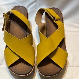 Clarks Collections Mustard Cross-Strap Sandals